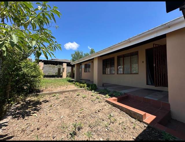 6 BEDROOM HOUSE FOR SALE IN MTHATHA CENTRAL